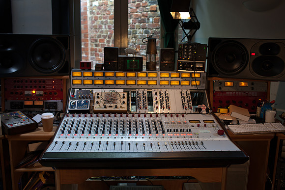mh studio-102