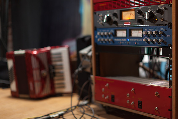 mh studio-24