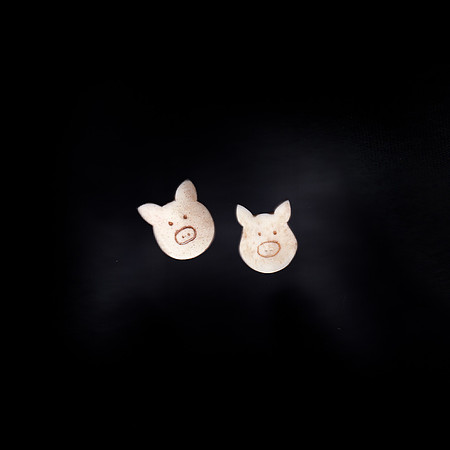 pig earrings v1